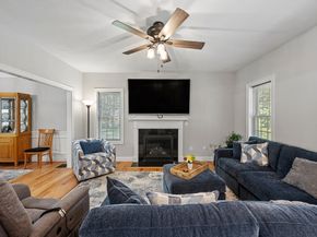 85 East St, Uxbridge MA 01569