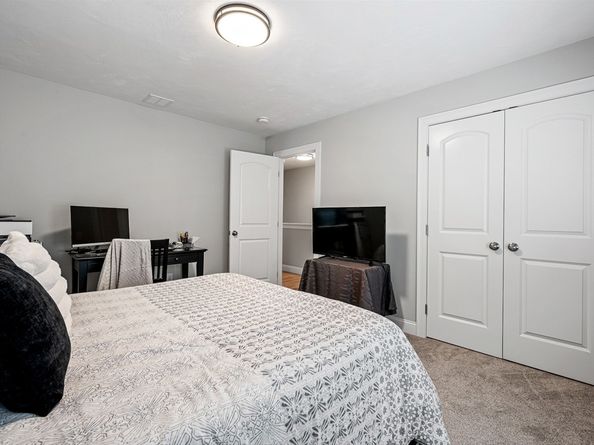 85 East St, Uxbridge MA 01569