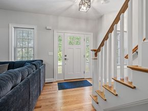 85 East St, Uxbridge MA 01569