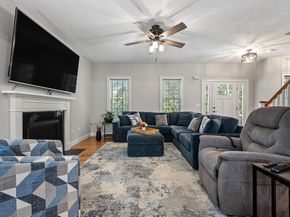 85 East St, Uxbridge MA 01569