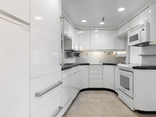 145 Pinckney Street 603605, Boston MA 02114