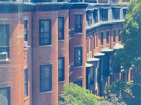 145 Pinckney Street 603605, Boston MA 02114
