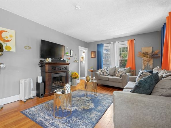 8 Wickman Drive, Gardner MA 01440