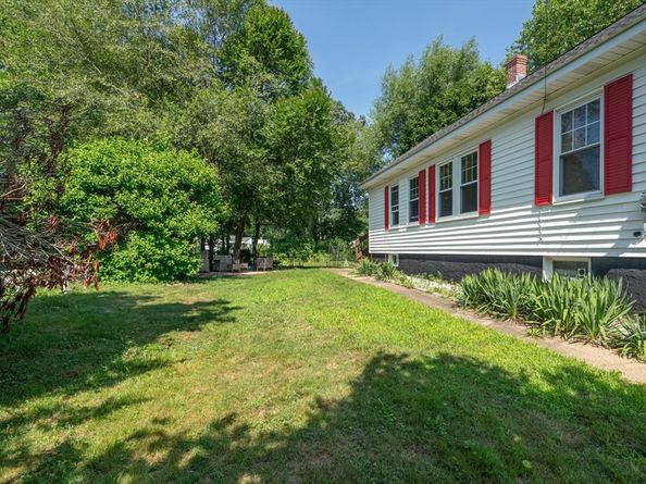 8 Wickman Drive, Gardner MA 01440