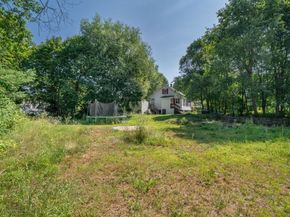 8 Wickman Drive, Gardner MA 01440