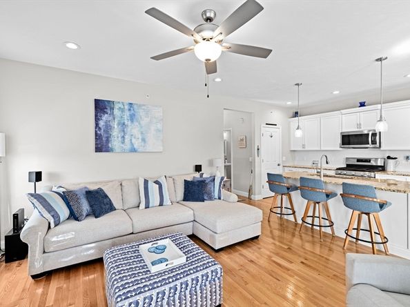 21 Daisy Ln, Plymouth MA 02360