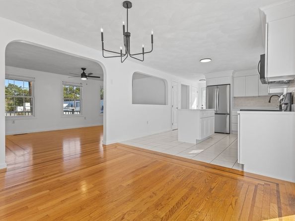 35 Grape St, Woburn MA 01801