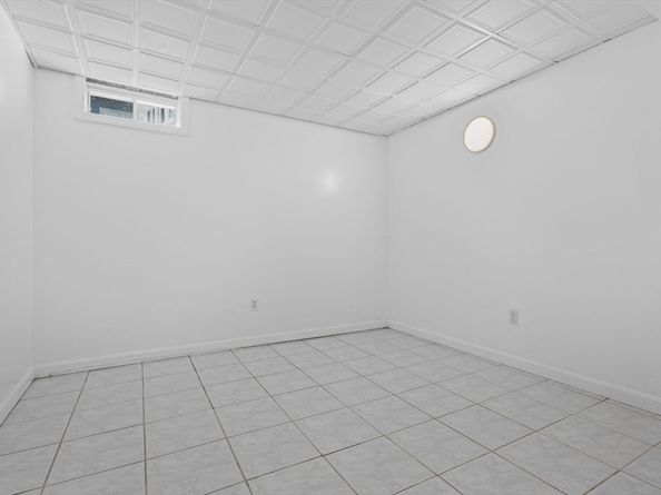 35 Grape St, Woburn MA 01801