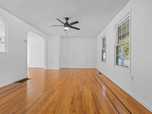 35 Grape St, Woburn MA 01801