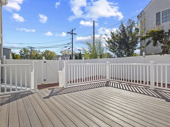 35 Grape St, Woburn MA 01801
