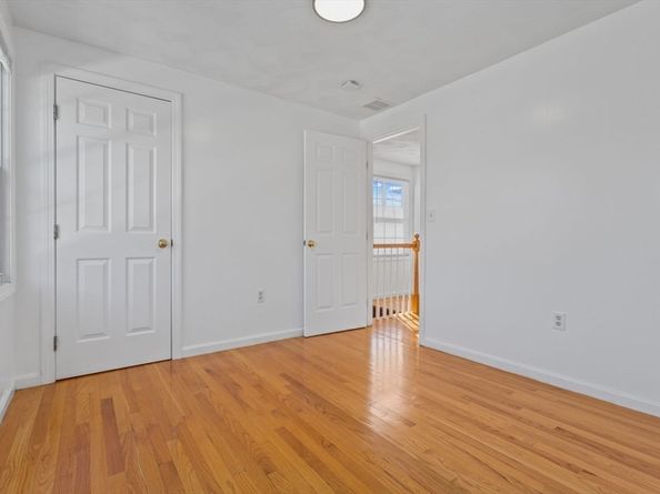 35 Grape St, Woburn MA 01801
