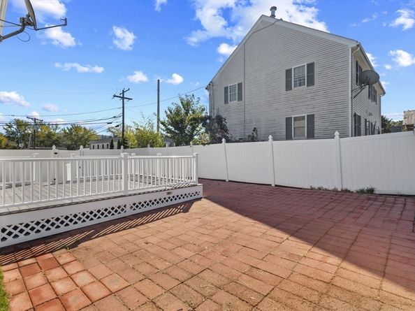 35 Grape St, Woburn MA 01801