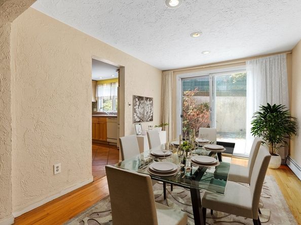 72 Hathaway Cir, Arlington MA 02476