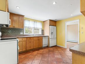 72 Hathaway Cir, Arlington MA 02476
