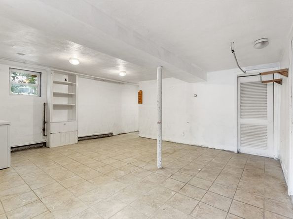 72 Hathaway Cir, Arlington MA 02476