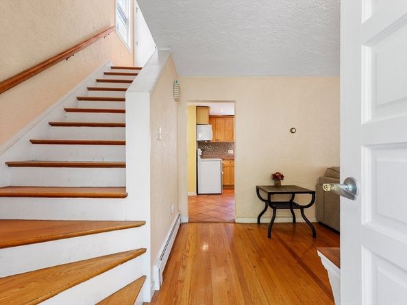 72 Hathaway Cir, Arlington MA 02476
