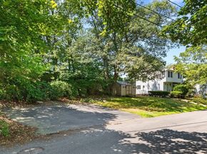 72 Hathaway Cir, Arlington MA 02476