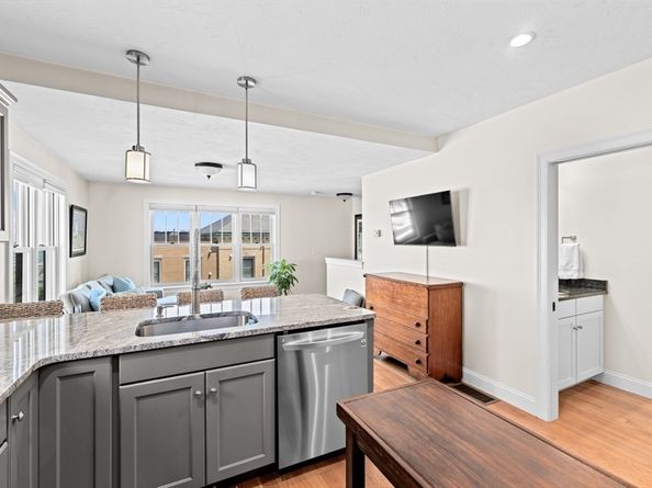 7 Sever St 2, Plymouth MA 02360