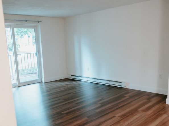 65 Greentree Ln 16, Weymouth MA 02190