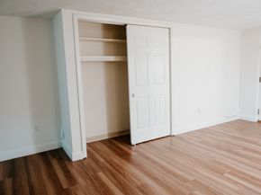 65 Greentree Ln 16, Weymouth MA 02190