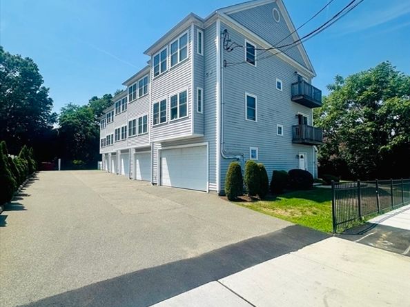 399 Sea St A, Quincy MA 02169