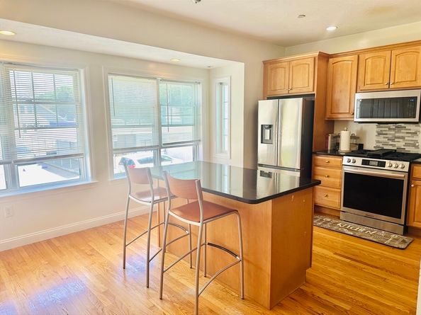 399 Sea St A, Quincy MA 02169