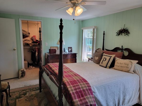 161 Willow Ave, Sturbridge MA 01566