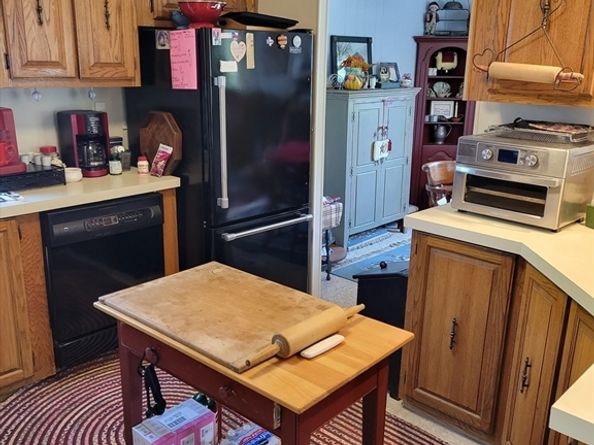 161 Willow Ave, Sturbridge MA 01566