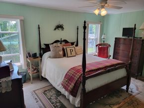 161 Willow Ave, Sturbridge MA 01566