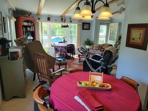161 Willow Ave, Sturbridge MA 01566