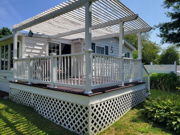 161 Willow Ave, Sturbridge MA 01566