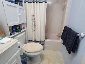 161 Willow Ave, Sturbridge MA 01566
