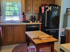 161 Willow Ave, Sturbridge MA 01566
