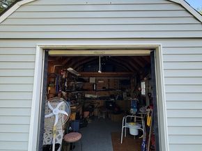 161 Willow Ave, Sturbridge MA 01566