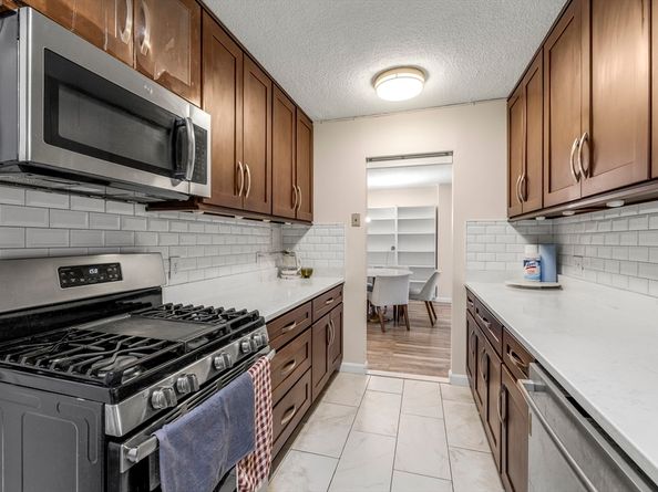 33 Pond Ave 919, Brookline MA 02445