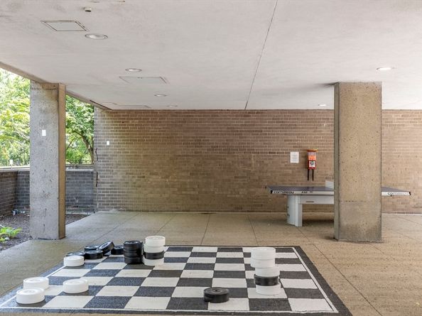 33 Pond Ave 919, Brookline MA 02445