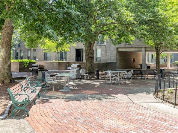 33 Pond Ave 919, Brookline MA 02445