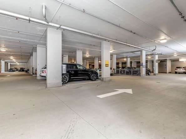 33 Pond Ave 919, Brookline MA 02445