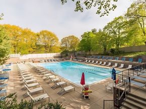 33 Pond Ave 919, Brookline MA 02445