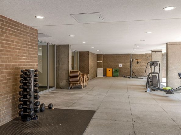 33 Pond Ave 919, Brookline MA 02445