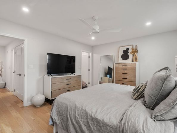 10 Denmark Ln 10, Needham MA 02492