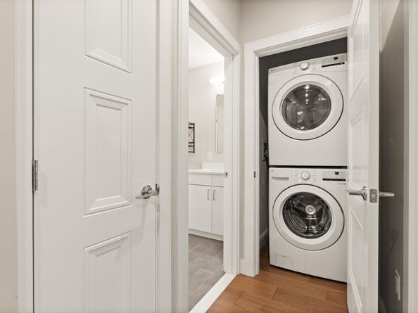 425 Lagrange St 203, Boston MA 02132