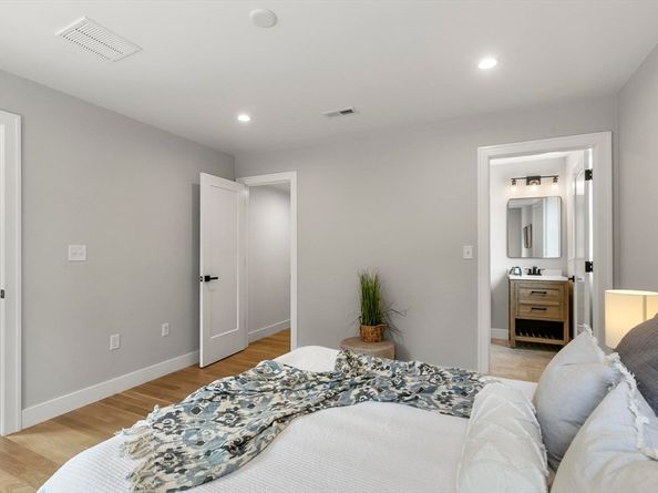 29 Beaverbrook Rd, Burlington MA 01803