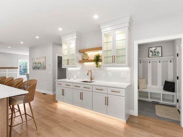 29 Beaverbrook Rd, Burlington MA 01803