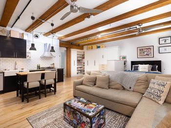 21 Wormwood St