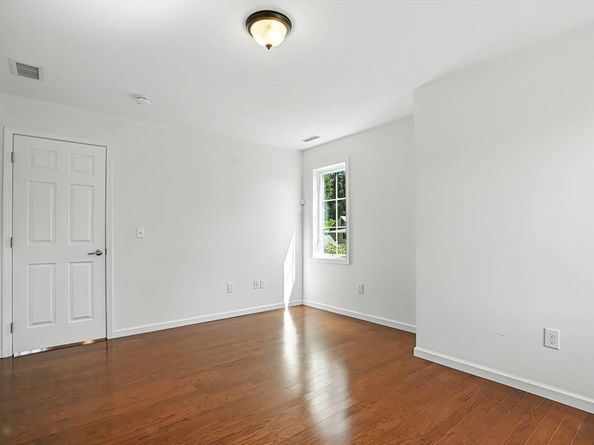 8 Shirley St, Auburn MA 01501