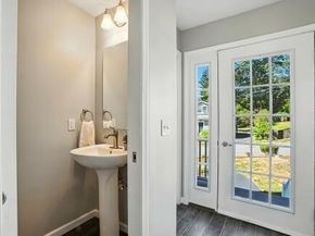 8 Shirley St, Auburn MA 01501