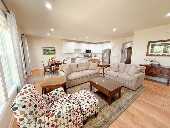95 Brooksmont Dr 26, Holliston MA 01746
