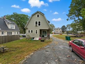 62 Hancock St, Fitchburg MA 01420