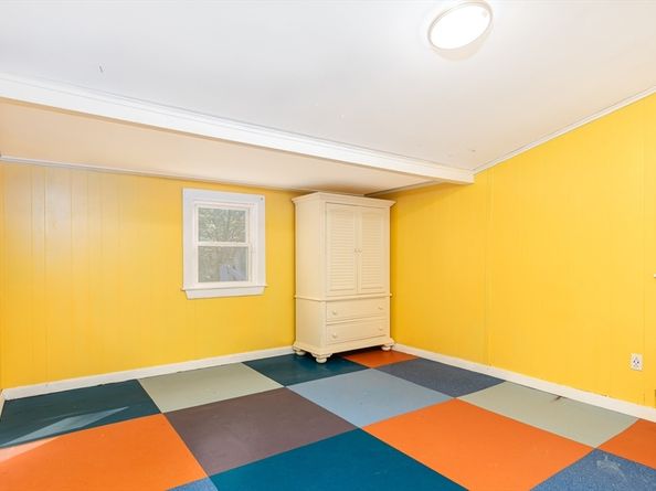 39 Graves Rd, Lynn MA 01904